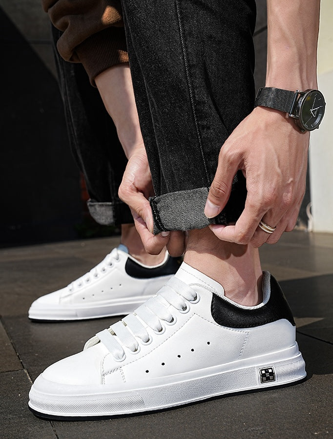 Herresneakers med Skjult 6 cm Løft – Tidløs Stil i Hvit eller Svart (Str. 37–46)