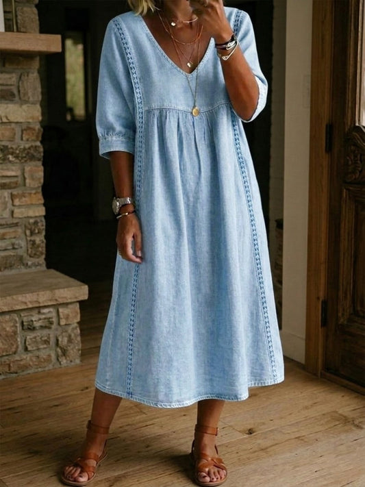 Denimkjole med blondedetaljer – avslappet passform i vintage stil