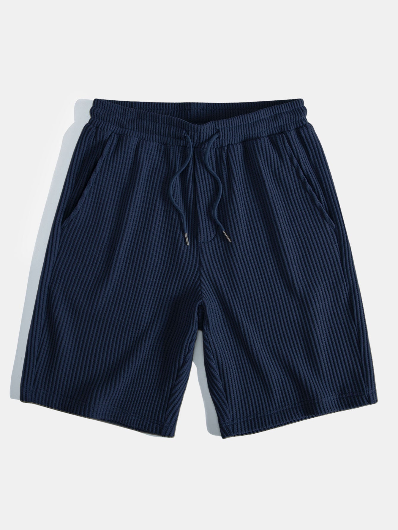 Vaffel-knappet skjorte og trekkkoord vaffelshorts