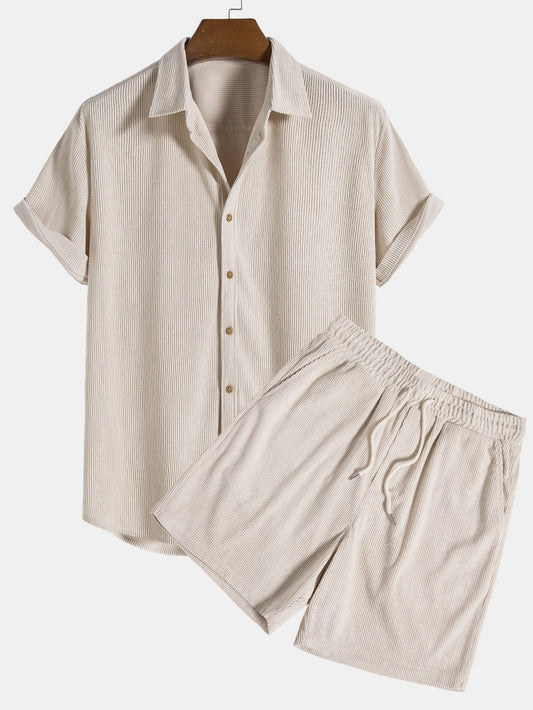 Kortermet cordfløyelskjorte med knapper og shorts