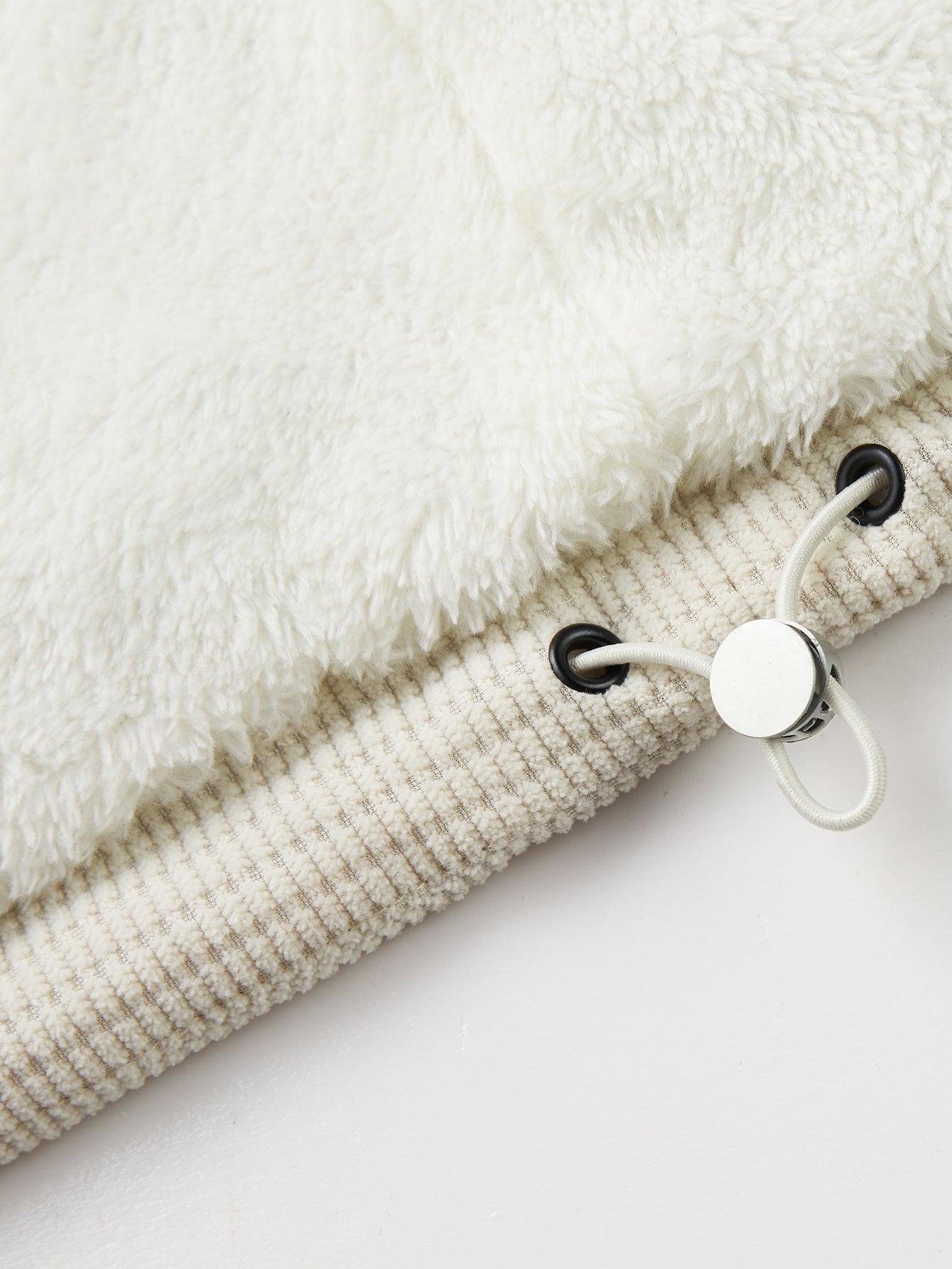 Teddyforet corduroy vattert jakke med hette
