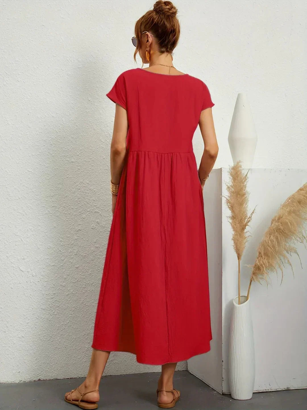 HEIKE™ – Flytende midikjole av tidløs eleganse