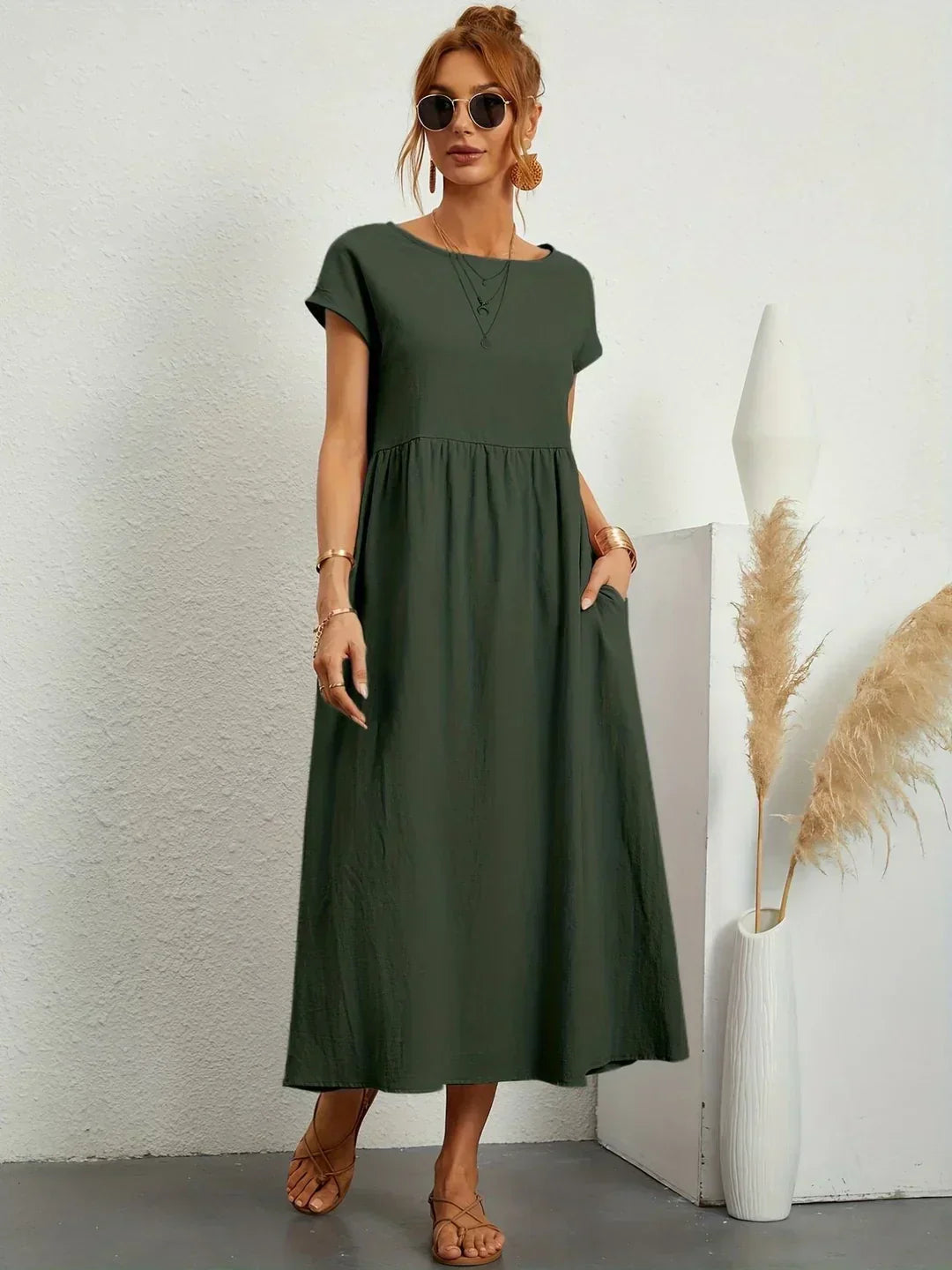 HEIKE™ – Flytende midikjole av tidløs eleganse