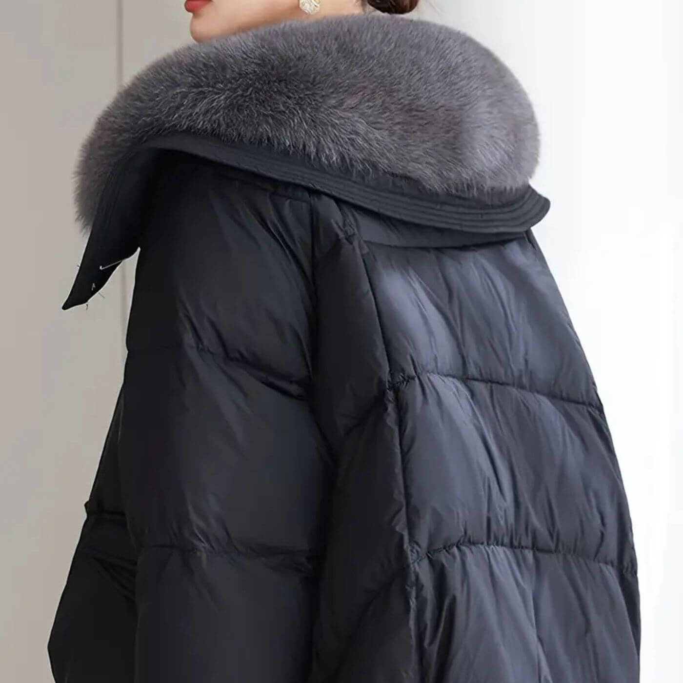 Scandiwear - Elegant Vinterdunjakke med Pelskrage