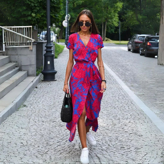 Julia – Elegant kjole med V-hals og flatterende passform