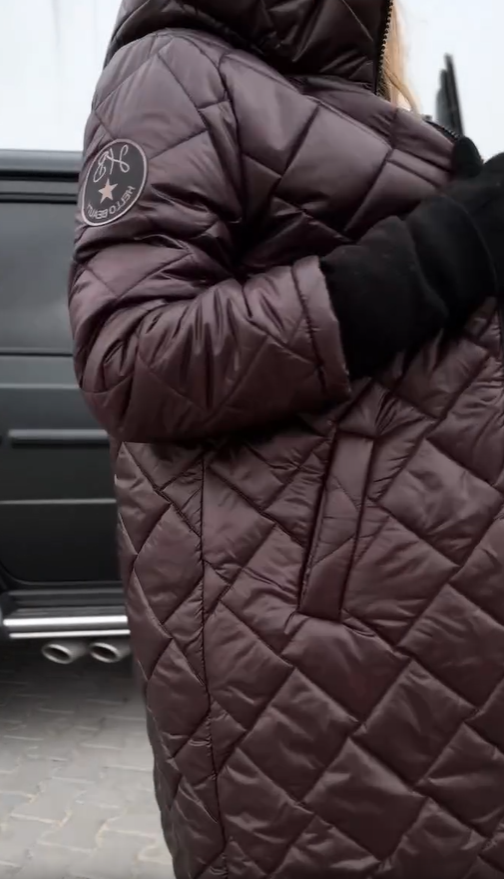 Bogna | Elegant vattert dunjakke med hette