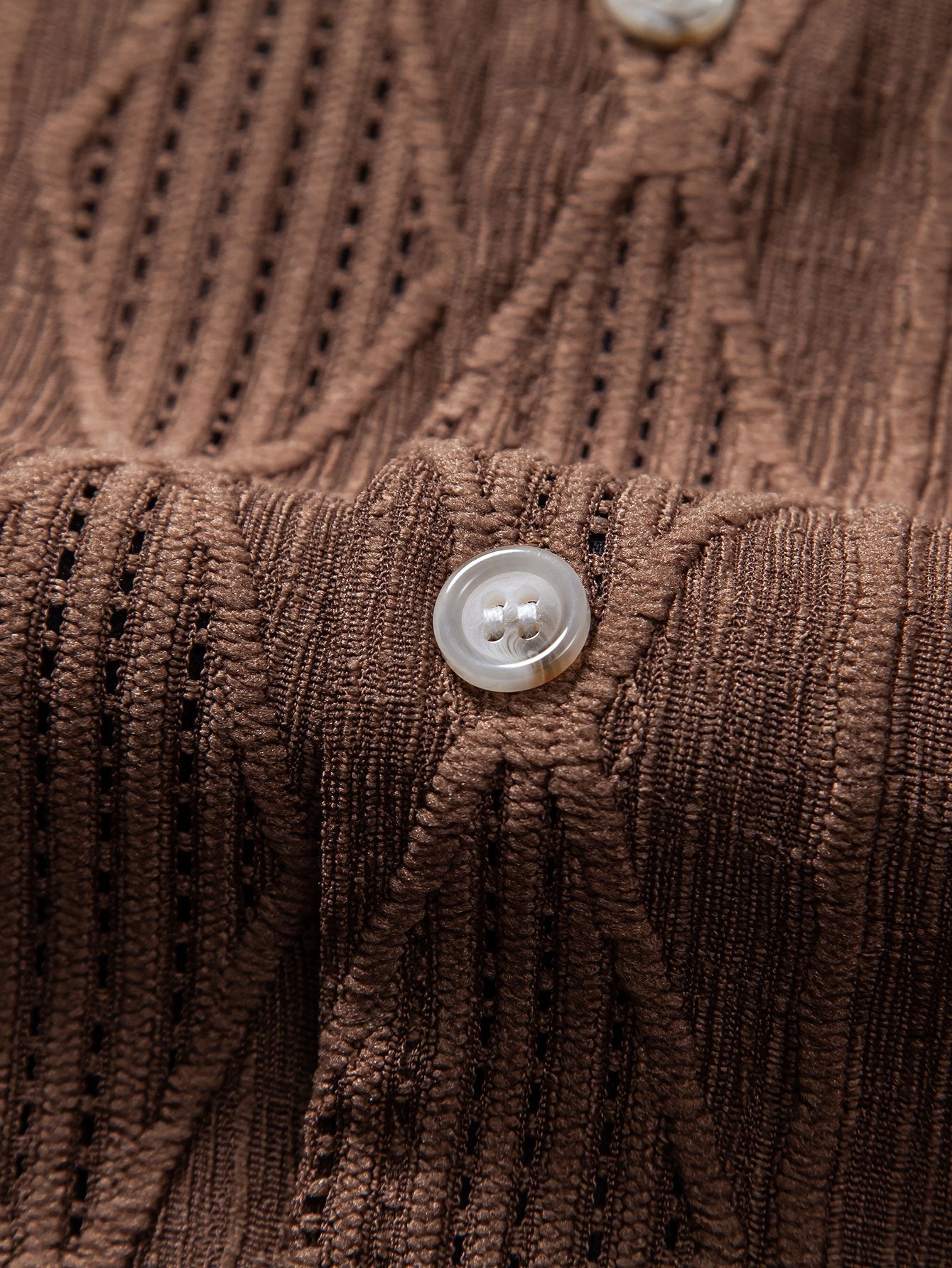 Geometrisk jacquard eyelet cubansk skjorte og krøllete tekstur trekksnor korte bukser