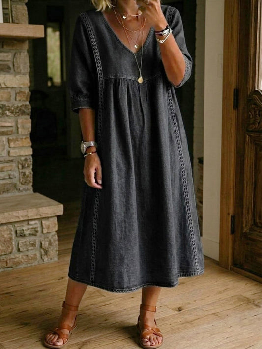 Denimkjole med blondedetaljer – avslappet passform i vintage stil